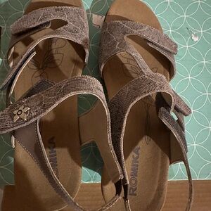 Romika Women's Brownish/Greyish Patterned Sandals